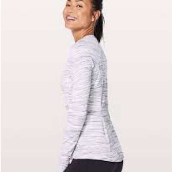 Lululemon Athletica Women's Heathered Gray Long Sleeve Top - Picture 2 of 5